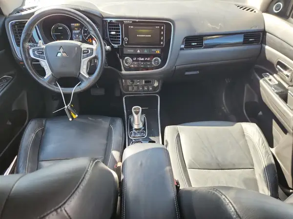 JA4J24A51JZ033533 2018 MITSUBISHI OUTLANDER - Image 8
