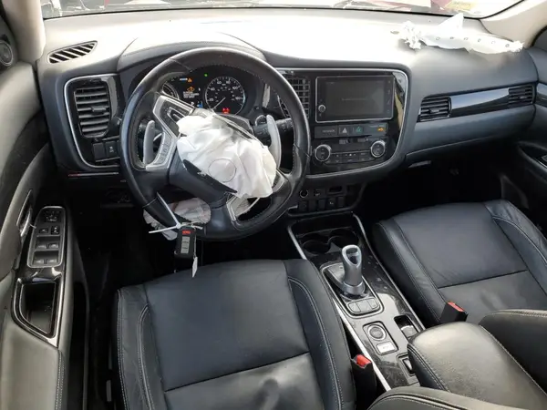 JA4J24A51JZ054818 2018 MITSUBISHI OUTLANDER - Image 8