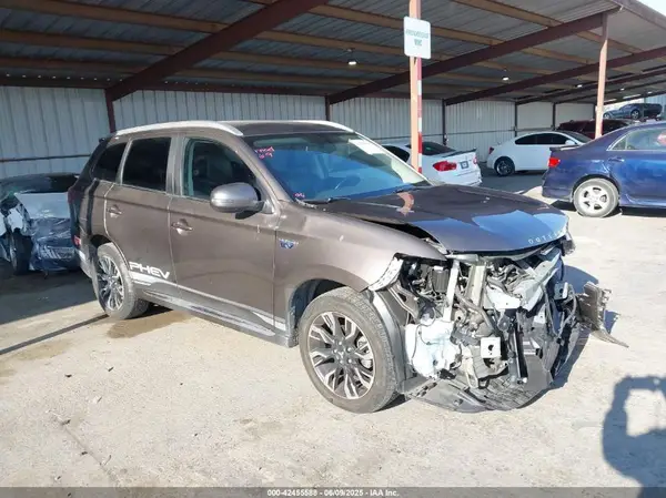 JA4J24A51JZ055273 2018 MITSUBISHI OUTLANDER - Image 1