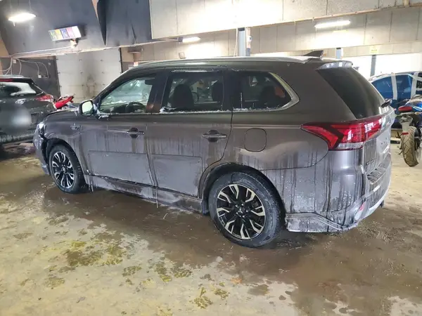 JA4J24A51JZ057928 2018 MITSUBISHI OUTLANDER - Image 2