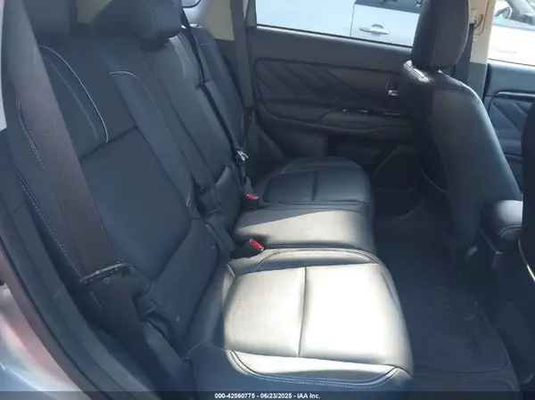 JA4J24A51JZ060263 2018 MITSUBISHI OUTLANDER - Image 8