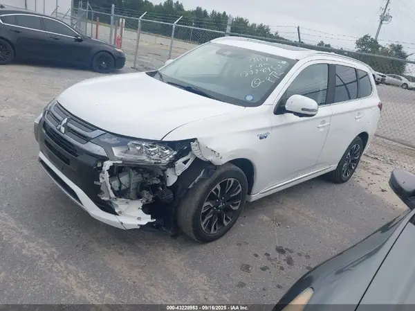 JA4J24A51JZ061767 2018 MITSUBISHI OUTLANDER - Image 2