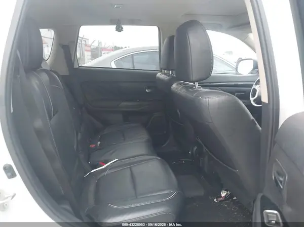 JA4J24A51JZ061767 2018 MITSUBISHI OUTLANDER - Image 8