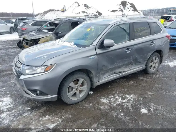 JA4J24A51JZ605376 2018 MITSUBISHI OUTLANDER - Image 2