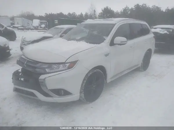 JA4J24A51JZ614658 2018 MITSUBISHI OUTLANDER - Image 2