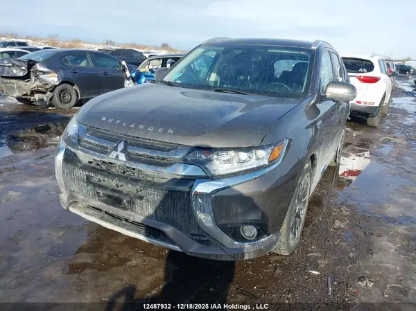 JA4J24A51JZ620038 2018 MITSUBISHI OUTLANDER - Image 2
