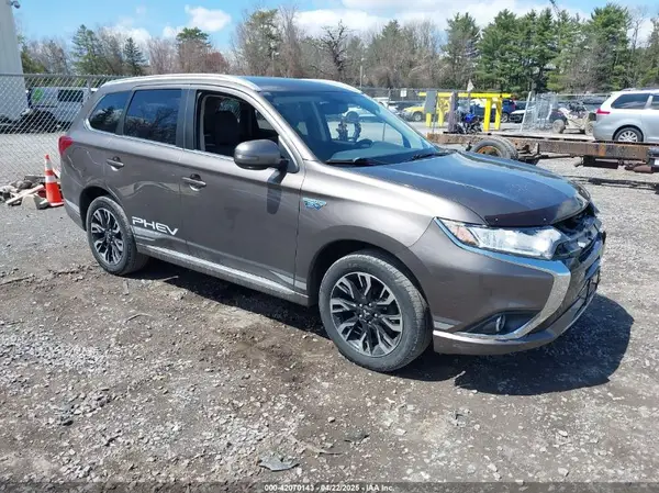 JA4J24A52JZ028518 2018 MITSUBISHI OUTLANDER - Image 1