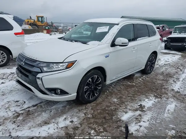 JA4J24A52JZ030415 2018 MITSUBISHI OUTLANDER - Image 2