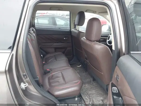JA4J24A52JZ030768 2018 MITSUBISHI OUTLANDER - Image 8