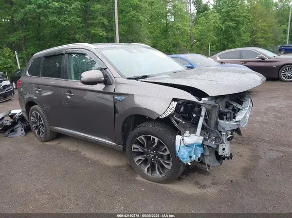 JA4J24A52JZ042127 2018 MITSUBISHI OUTLANDER - Image 1