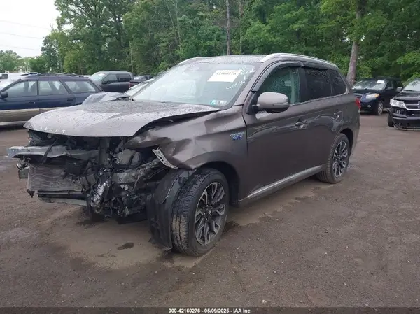 JA4J24A52JZ042127 2018 MITSUBISHI OUTLANDER - Image 2