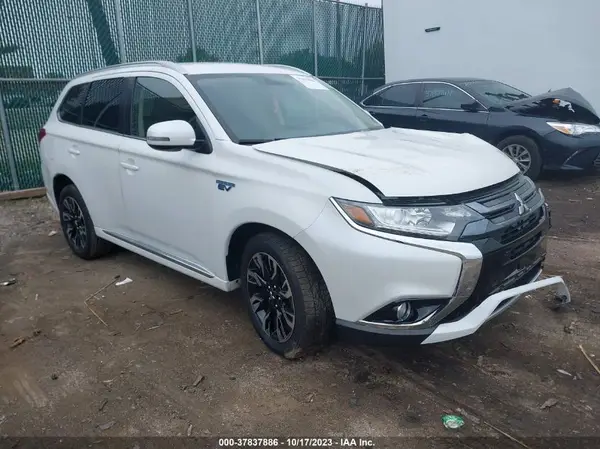 JA4J24A52JZ052088 2018 MITSUBISHI OUTLANDER - Image 1