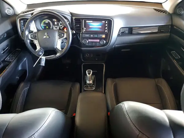 JA4J24A52JZ070056 2018 MITSUBISHI OUTLANDER - Image 8