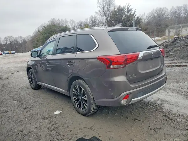 JA4J24A52JZ071160 2018 MITSUBISHI OUTLANDER - Image 2
