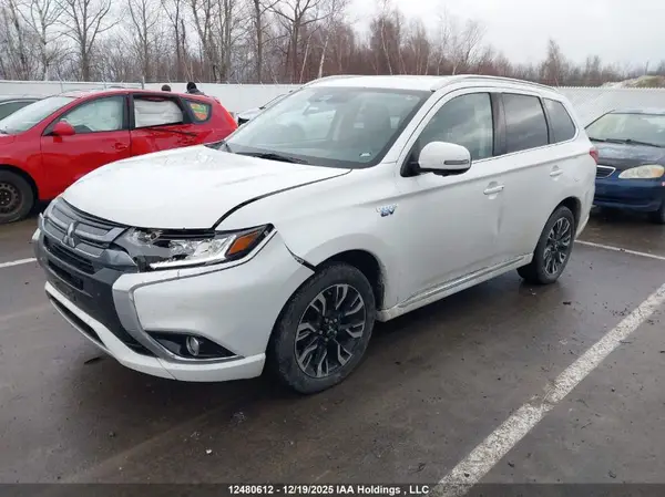 JA4J24A52JZ609470 2018 MITSUBISHI OUTLANDER - Image 2