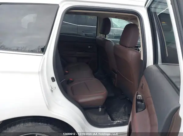JA4J24A52JZ609470 2018 MITSUBISHI OUTLANDER - Image 8