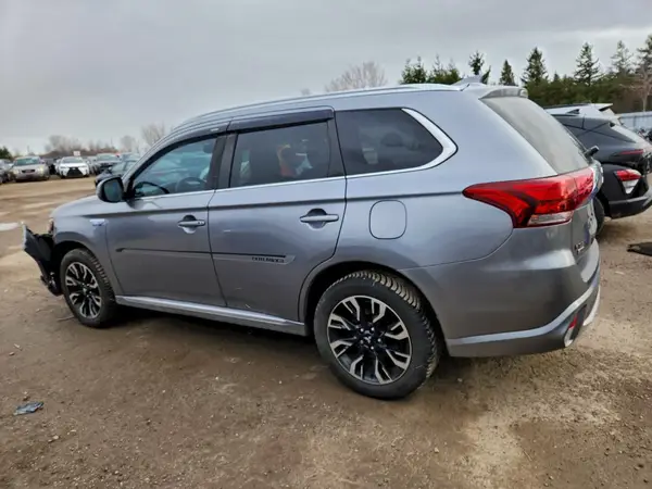 JA4J24A52JZ611011 2018 MITSUBISHI OUTLANDER - Image 2