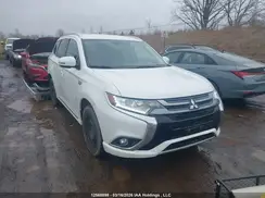 JA4J24A52JZ616919 2018 MITSUBISHI OUTLANDER
