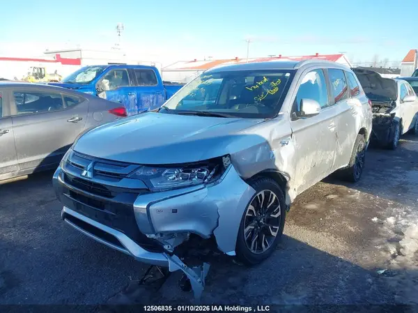 JA4J24A52JZ619772 2018 MITSUBISHI OUTLANDER - Image 2