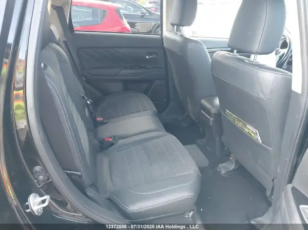 JA4J24A52JZ620386 2018 MITSUBISHI OUTLANDER - Image 8