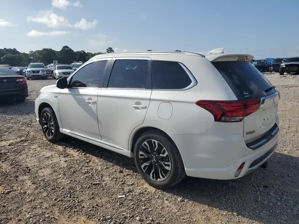 JA4J24A53JZ028155 2018 MITSUBISHI OUTLANDER - Image 2