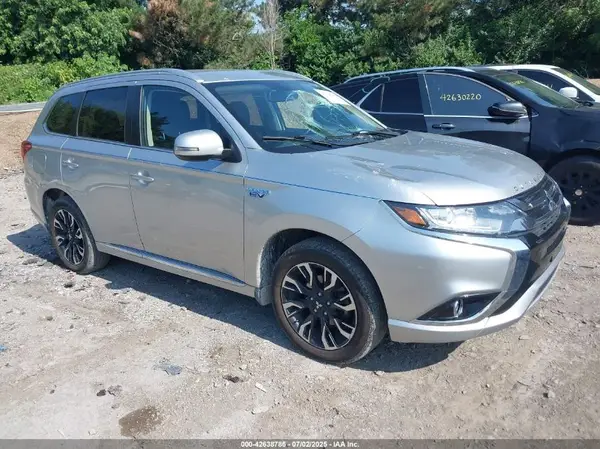 JA4J24A53JZ028267 2018 MITSUBISHI OUTLANDER - Image 1