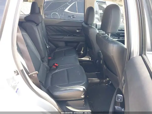 JA4J24A53JZ028267 2018 MITSUBISHI OUTLANDER - Image 8