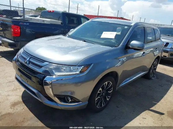 JA4J24A53JZ031721 2018 MITSUBISHI OUTLANDER - Image 2