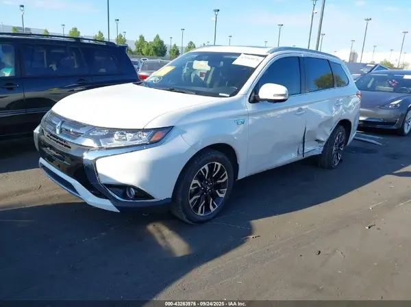 JA4J24A53JZ043531 2018 MITSUBISHI OUTLANDER - Image 2
