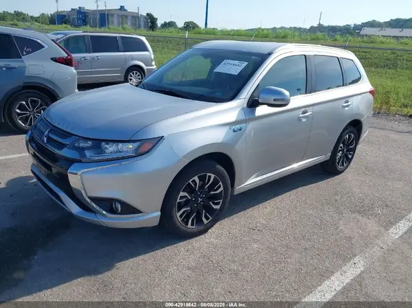 JA4J24A53JZ050673 2018 MITSUBISHI OUTLANDER - Image 2