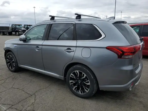 JA4J24A53JZ053623 2018 MITSUBISHI OUTLANDER - Image 2