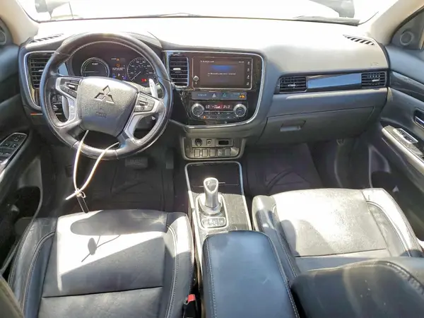 JA4J24A53JZ054268 2018 MITSUBISHI OUTLANDER - Image 8