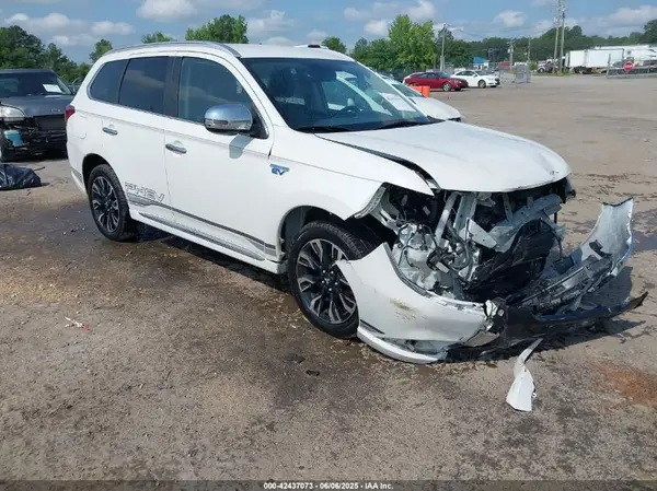 JA4J24A53JZ058157 2018 MITSUBISHI OUTLANDER - Image 1