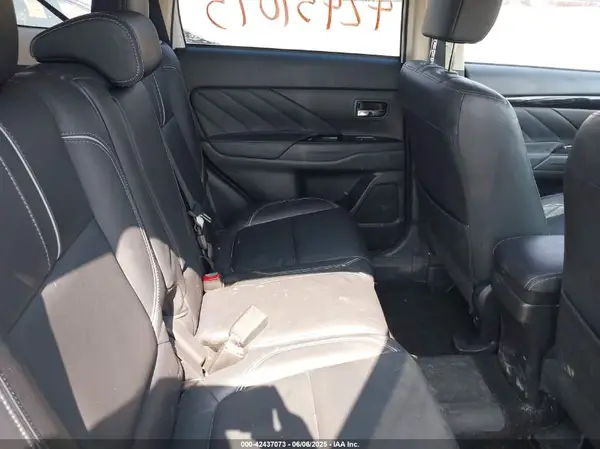 JA4J24A53JZ058157 2018 MITSUBISHI OUTLANDER - Image 8