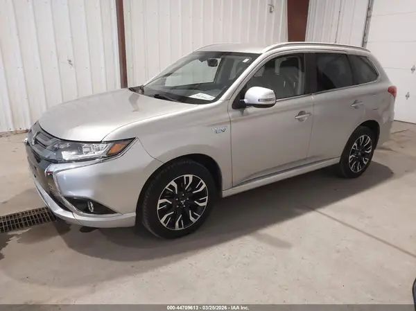 JA4J24A53JZ071751 2018 MITSUBISHI OUTLANDER - Image 2