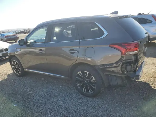 JA4J24A53JZ071796 2018 MITSUBISHI OUTLANDER - Image 2