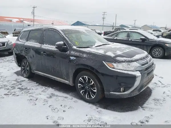 JA4J24A53JZ605900 2018 MITSUBISHI OUTLANDER - Image 1