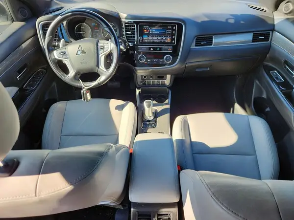 JA4J24A53KZ053395 2019 MITSUBISHI OUTLANDER - Image 8