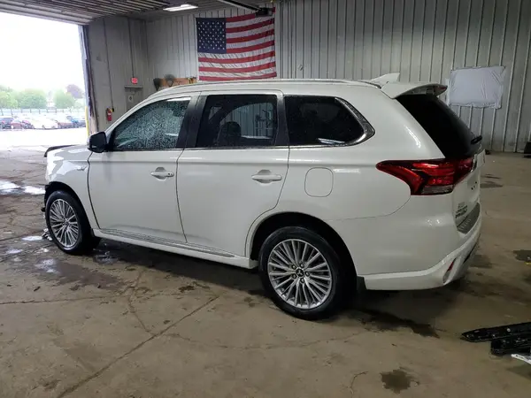 JA4J24A53LZ009303 2020 MITSUBISHI OUTLANDER - Image 2