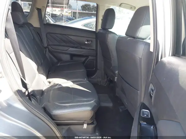 JA4J24A54JZ031730 2018 MITSUBISHI OUTLANDER - Image 8