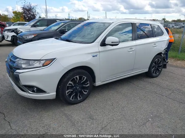 JA4J24A54JZ610880 2018 MITSUBISHI OUTLANDER - Image 2