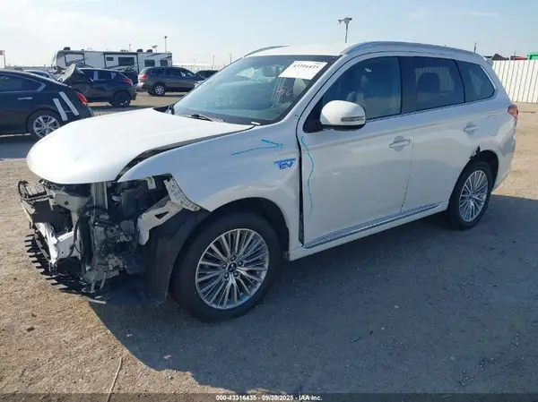 JA4J24A54KZ043779 2019 MITSUBISHI OUTLANDER - Image 2