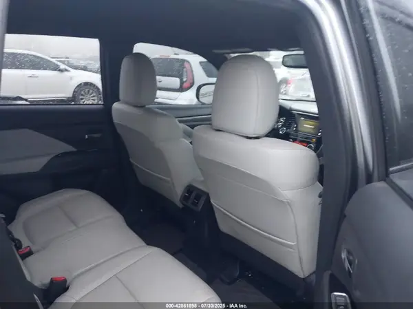 JA4J24A54KZ056015 2019 MITSUBISHI OUTLANDER - Image 8