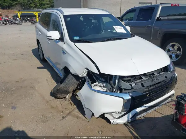 JA4J24A54LZ038762 2020 MITSUBISHI OUTLANDER - Image 1