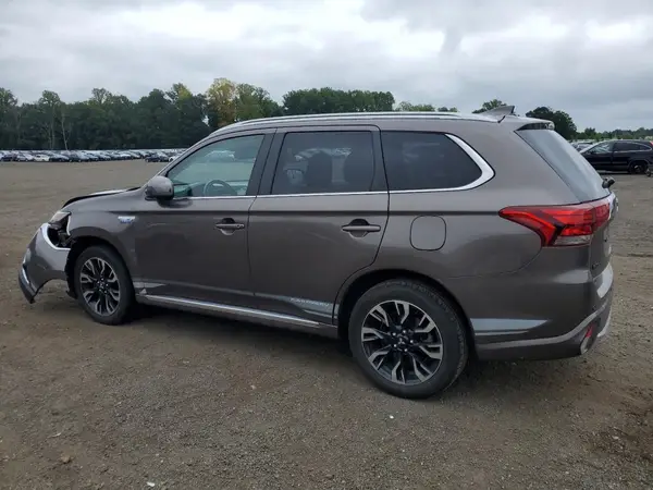 JA4J24A55JZ028397 2018 MITSUBISHI OUTLANDER - Image 2