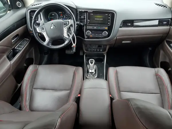 JA4J24A55JZ028397 2018 MITSUBISHI OUTLANDER - Image 8