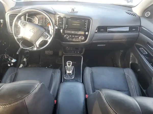 JA4J24A55JZ028657 2018 MITSUBISHI OUTLANDER - Image 8