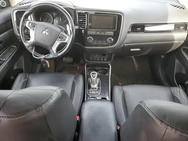 JA4J24A55JZ028674 2018 MITSUBISHI OUTLANDER - Image 8