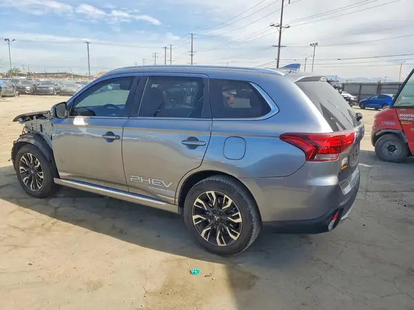 JA4J24A55JZ054952 2018 MITSUBISHI OUTLANDER - Image 2