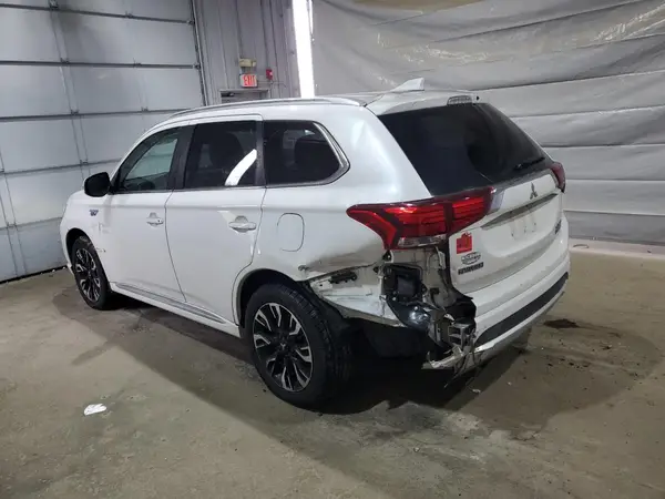 JA4J24A55JZ057673 2018 MITSUBISHI OUTLANDER - Image 2